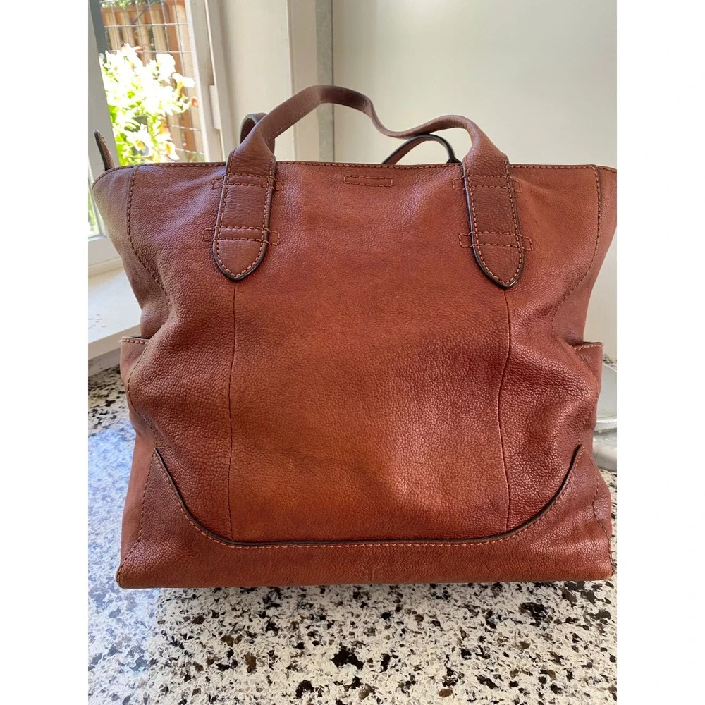 Frye  Lucy Side Pocket Leather Tote Bag Women OS Cognac Brown Pebbled Zip Top